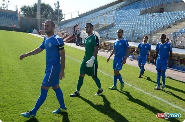 גולר היה, גולר יישאר. אילן טל משמאל (אמיר אזון)